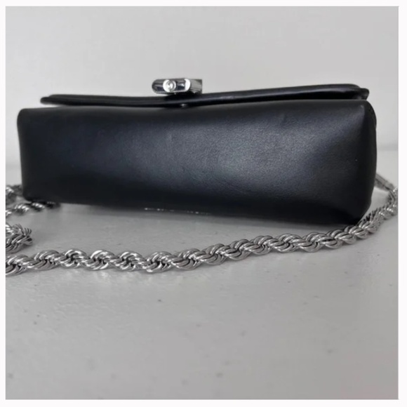 Michael Kors Padlock Chain Black Crossbody - Picture 6 of 9